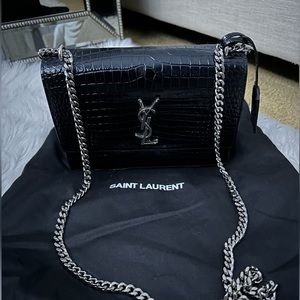 SUNSET MEDIUM CHAIN BAG IN CROCODILE-EMBOSSED
SHINY LEATHER